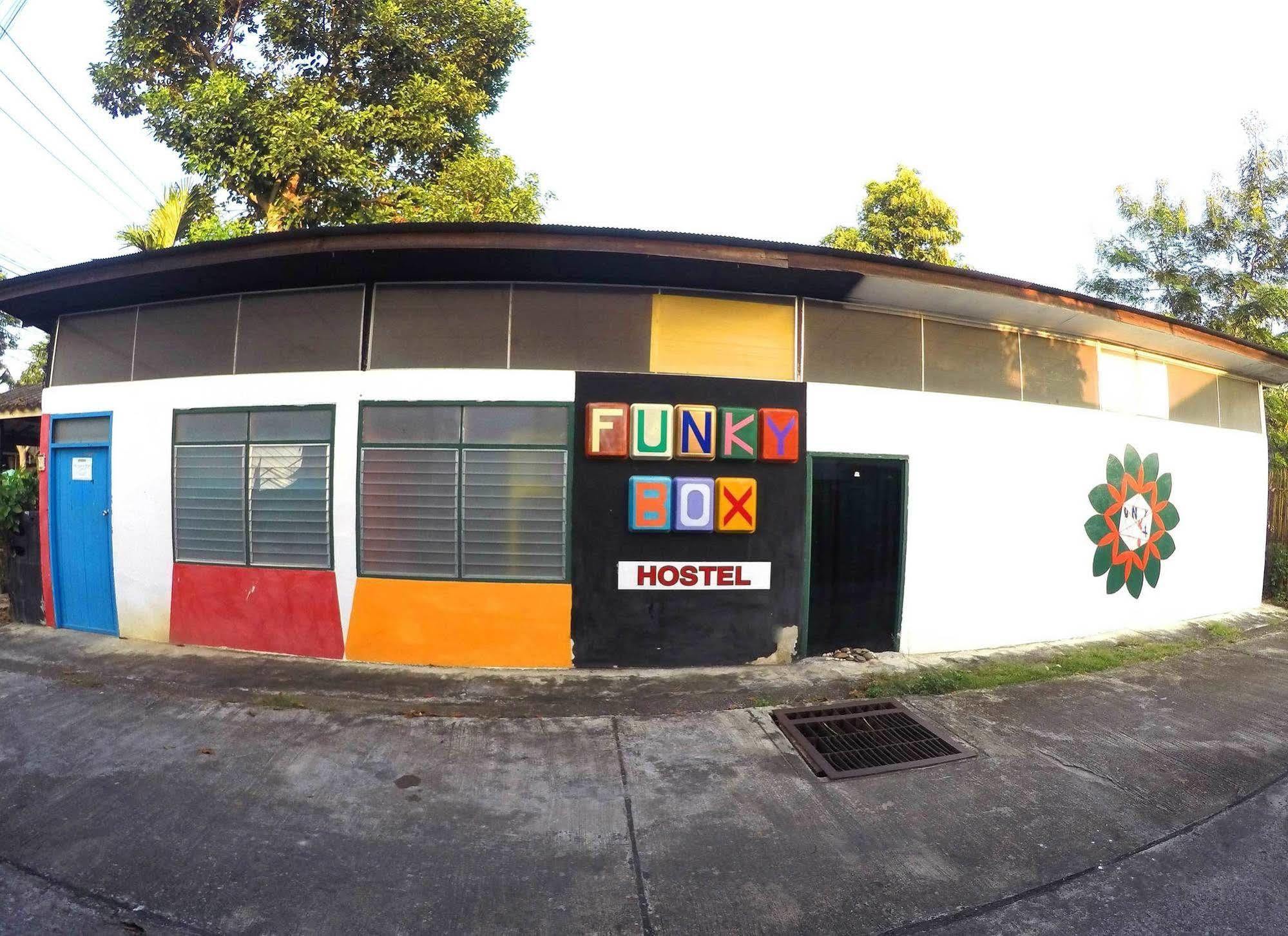 Funky Box Hostel Chiang Khong Esterno foto